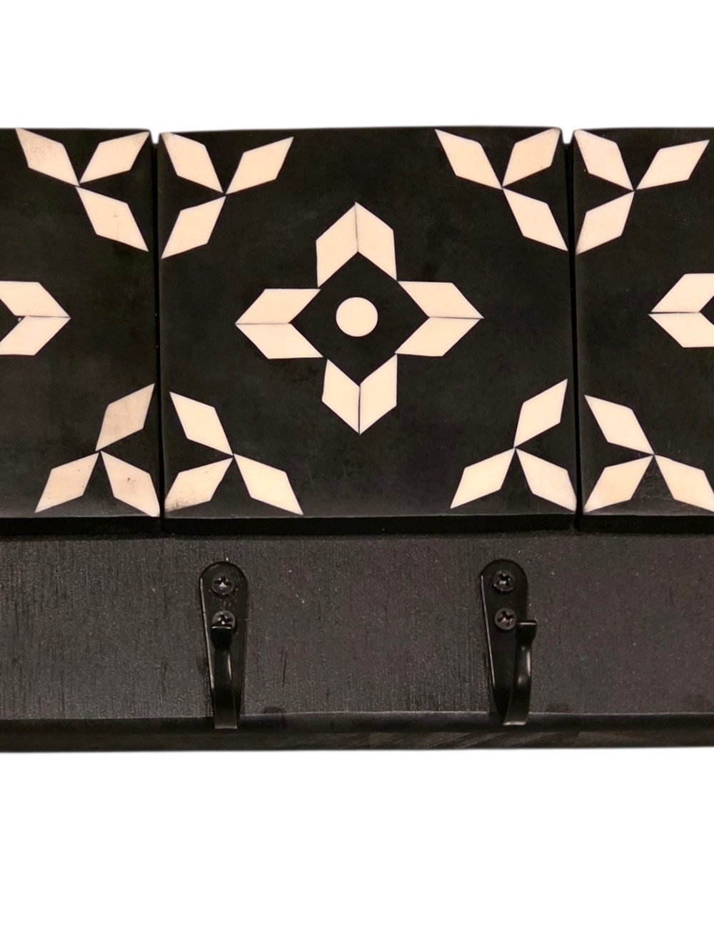Black and White Tile Keys Holder